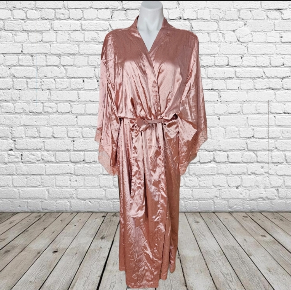 SHEIN Plus Size Satin Like Robe